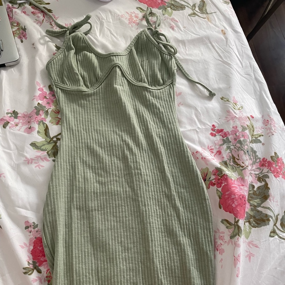 PrettyLittleThing US size 4